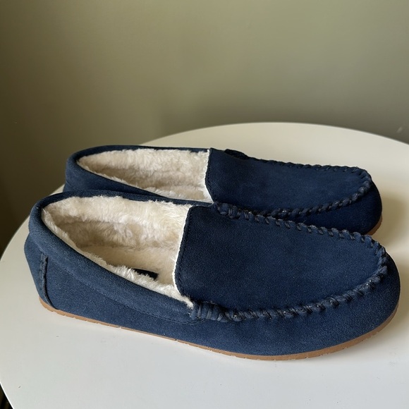 Lands’ End Women's Fuzzy Lined Suede Moccasin
Slippers - Picture 10 of 16